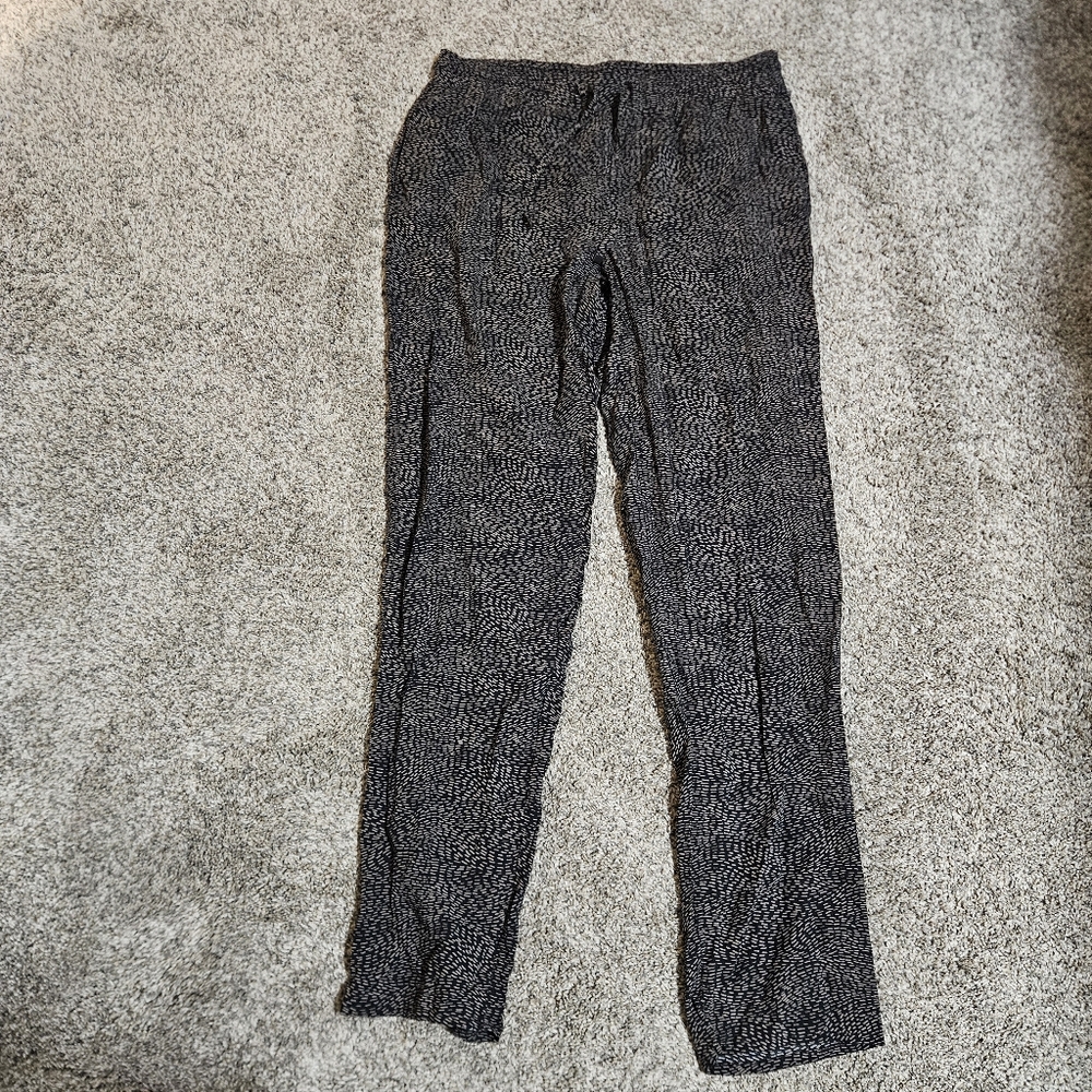REITMANS Black and Taupe Patterned Pants